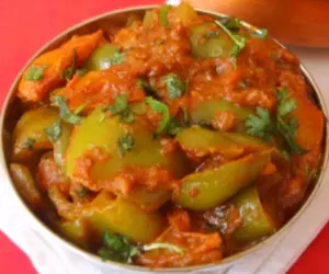 Onion Tomato Capsicum Curry in Indian Style